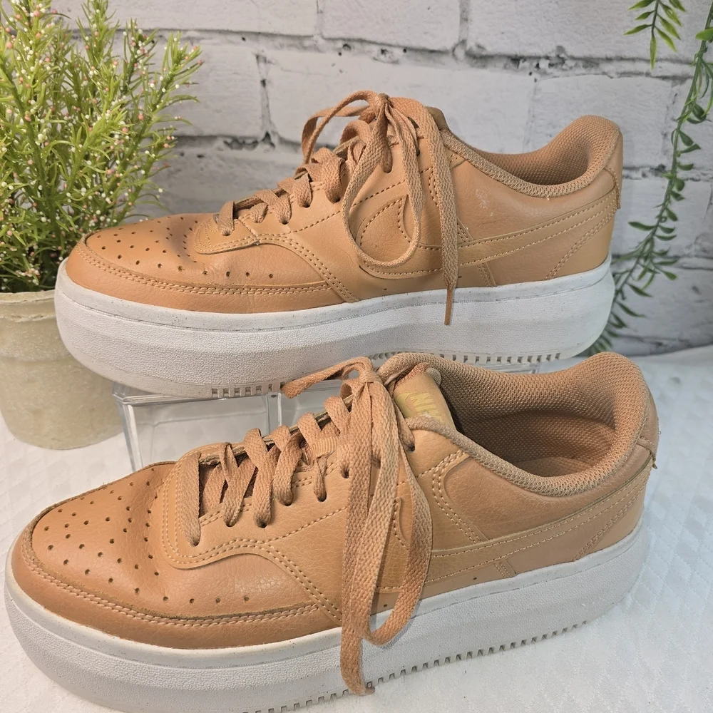 WOMENS NITE COURT VISION ALTA LTR SNEAKERS LIGHT COGNAC THICK SOLE SIZE 10